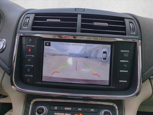 Used 2017 Lincoln Continental Select FWD image 14