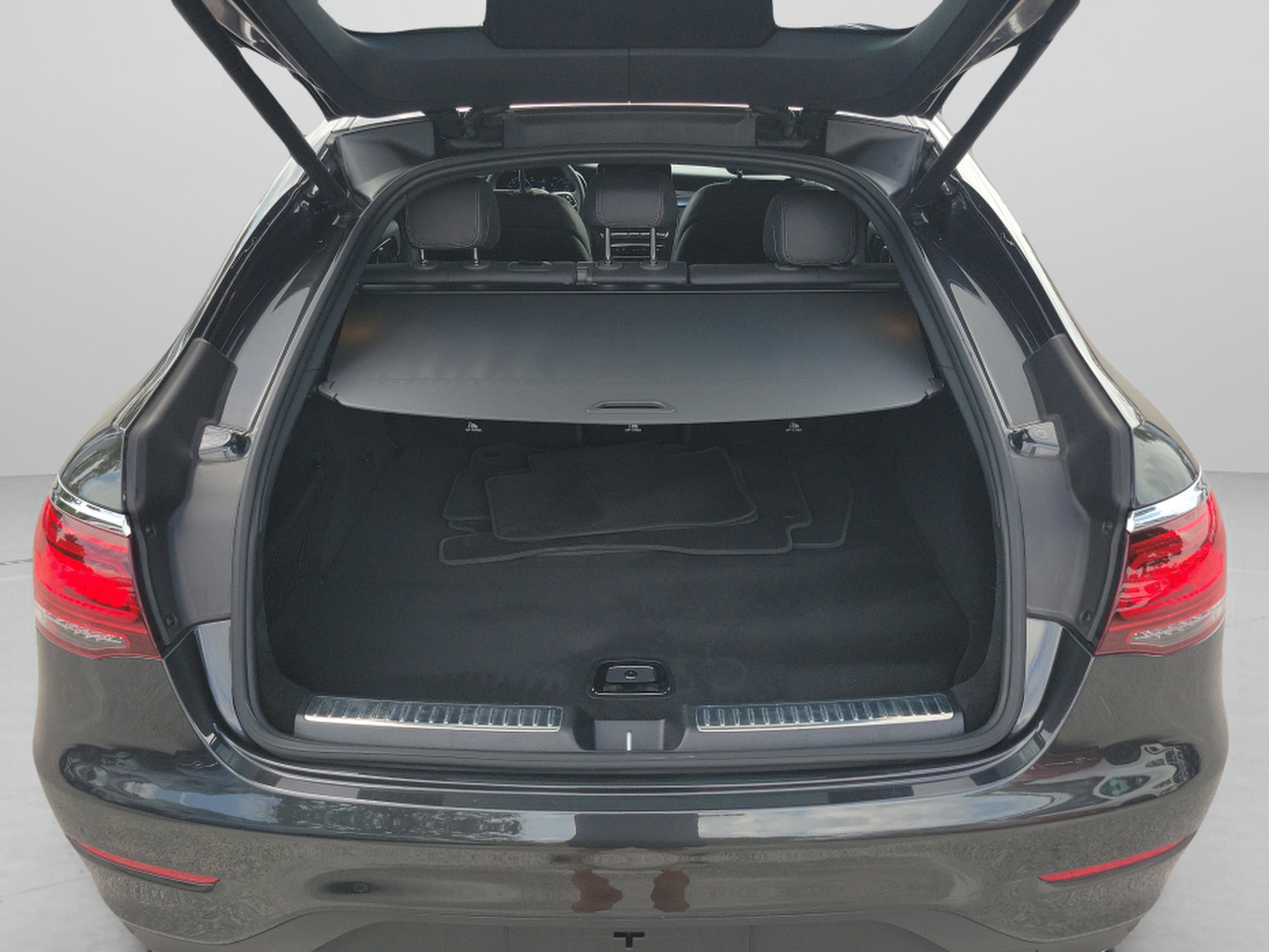 Certified 2023 Mercedes-Benz GLC 300 4MATIC Coupe image 5