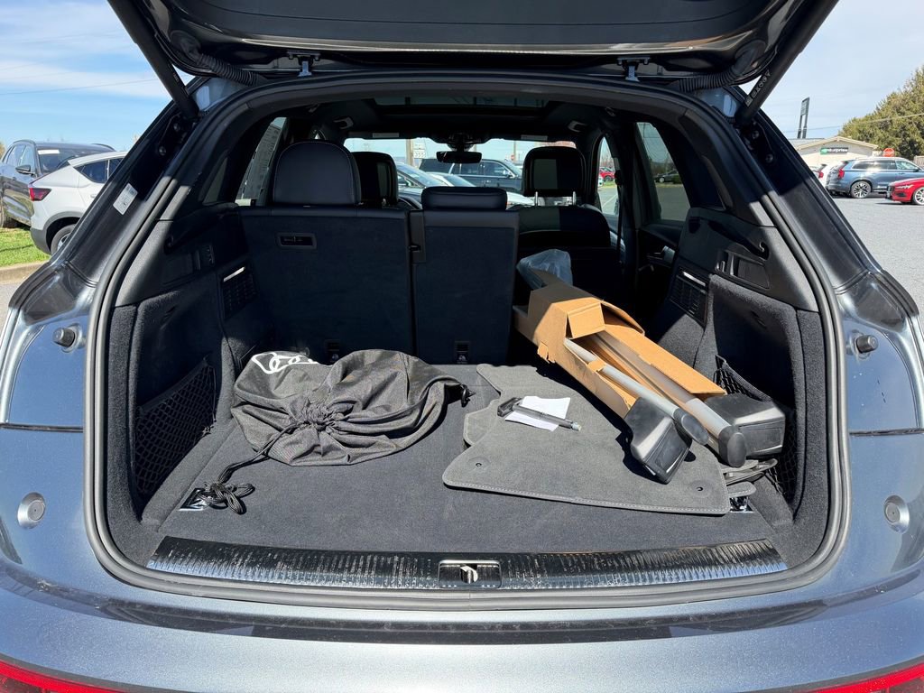 Used 2023 Audi Q5 e Premium Plus w/ Premium Plus Package image 18