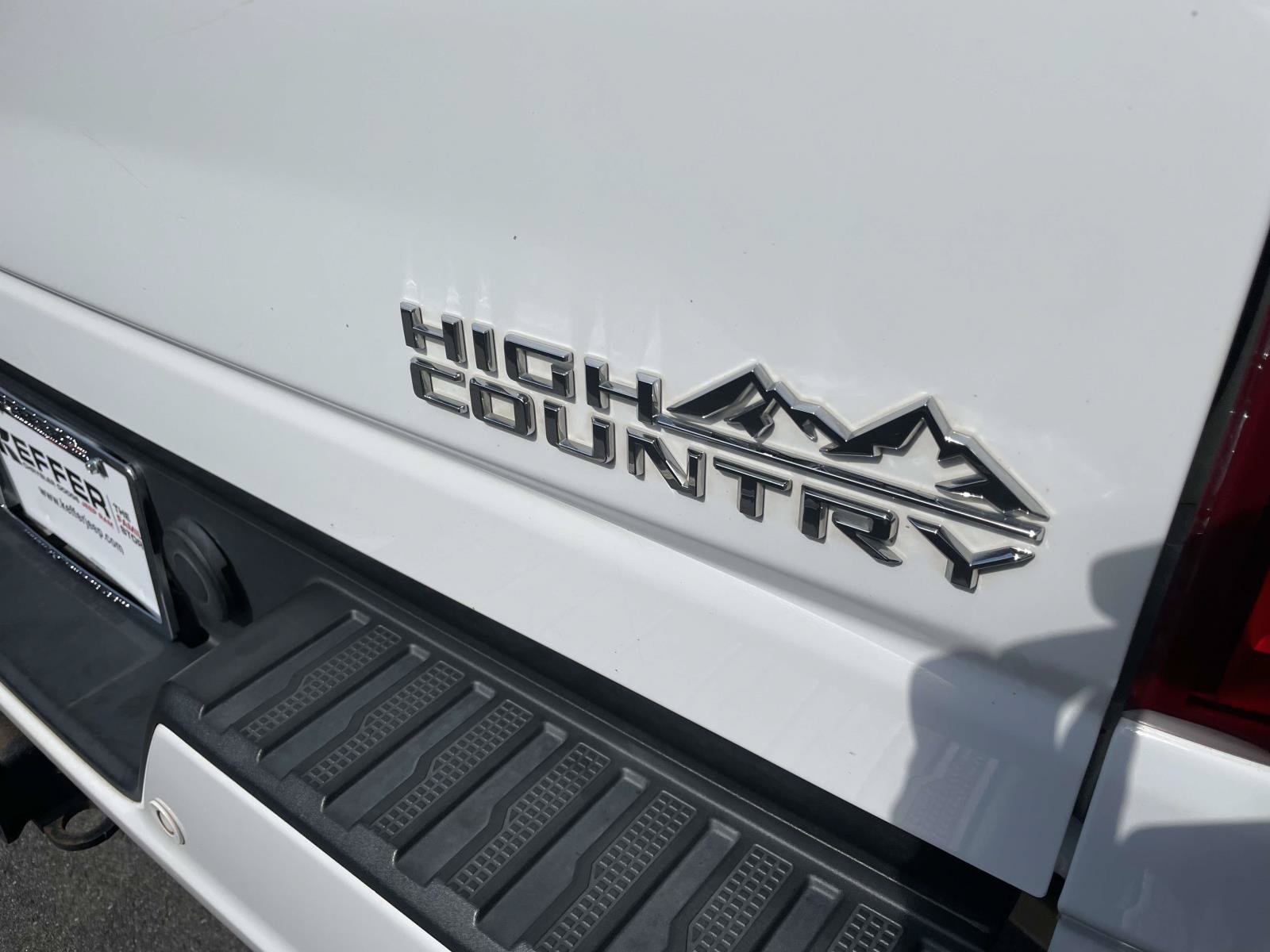 Used 2020 Chevrolet Silverado 2500 High Country w/ Technology Package AWD/4WD image 8
