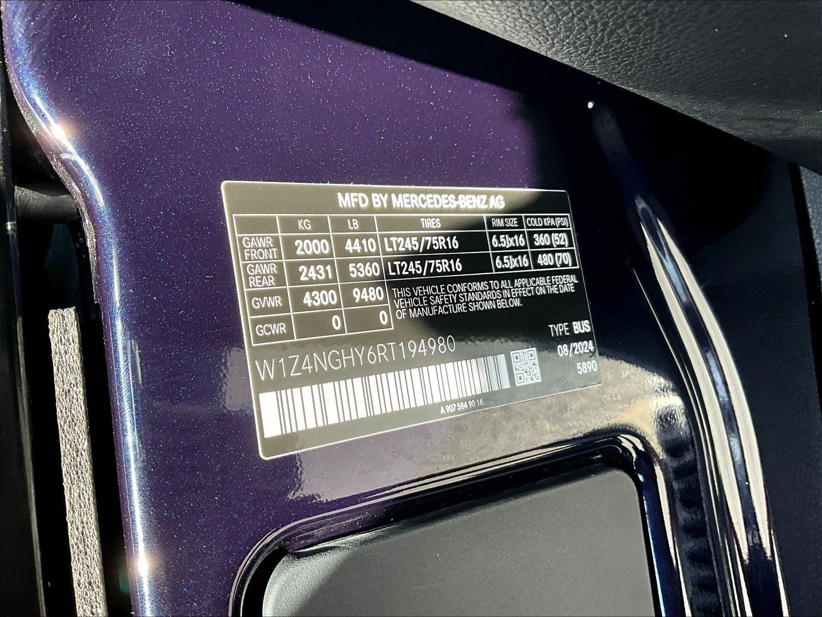 Used 2024 Mercedes-Benz Sprinter 2500 image 17