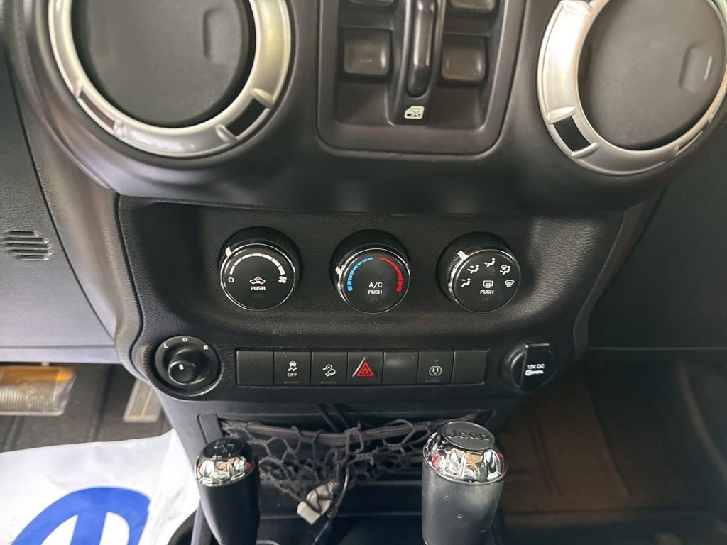 Used 2015 Jeep Wrangler Unlimited Sahara w/ Max Tow Package image 19