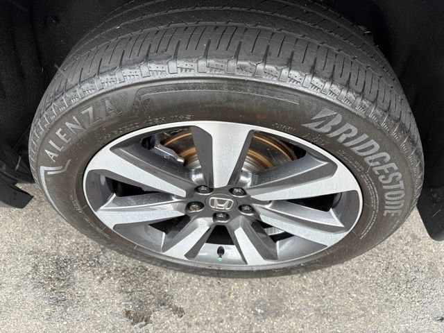 Used 2024 Honda Pilot Touring image 11