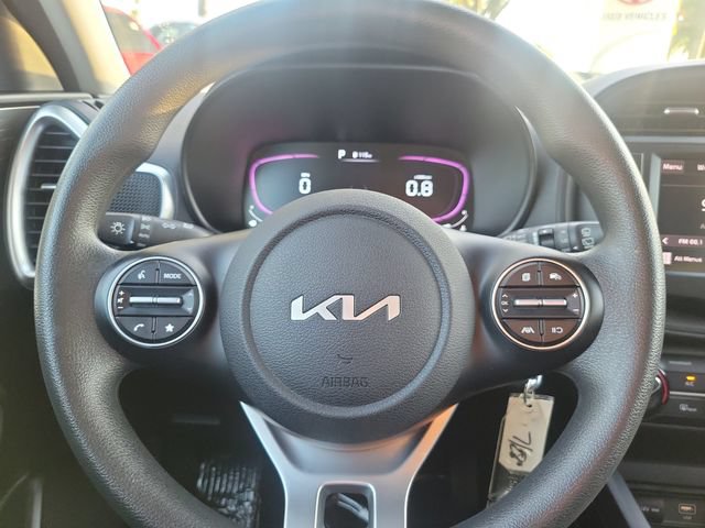 Used 2023 Kia Soul LX w/ LX Technology Package FWD image 14