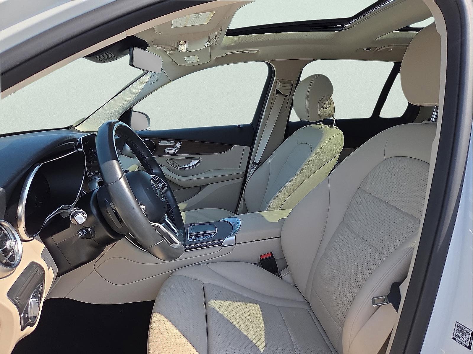 Used 2022 Mercedes-Benz GLC 300 GLC 300 w/ Premium Package Lite image 13