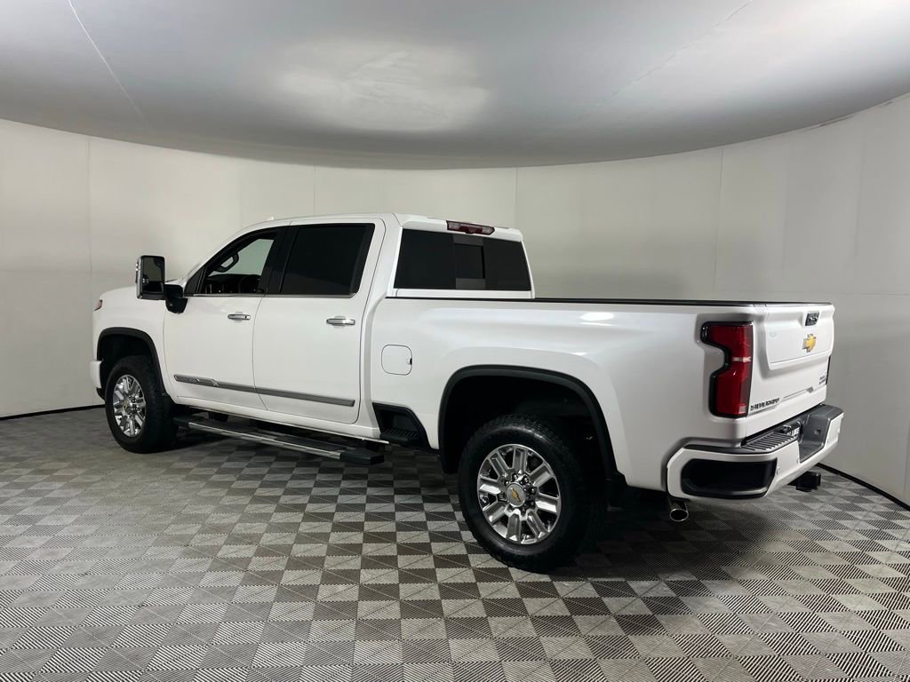 Used 2024 Chevrolet Silverado 2500 High Country w/ High Country Premium Package image 9