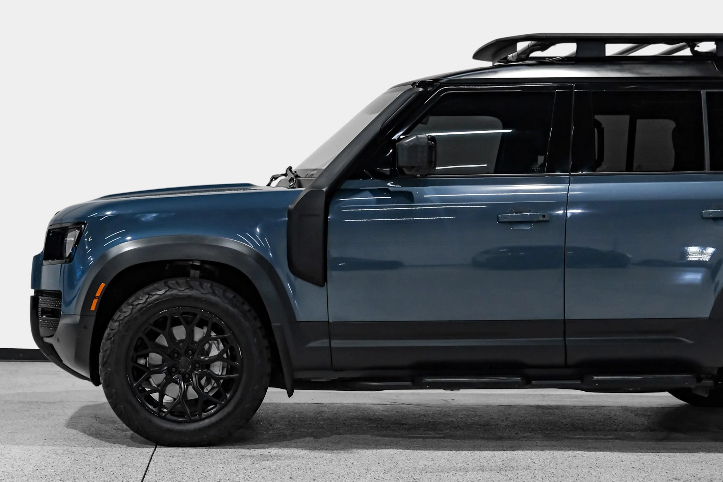Used 2020 Land Rover Defender 110 HSE AWD/4WD image 9
