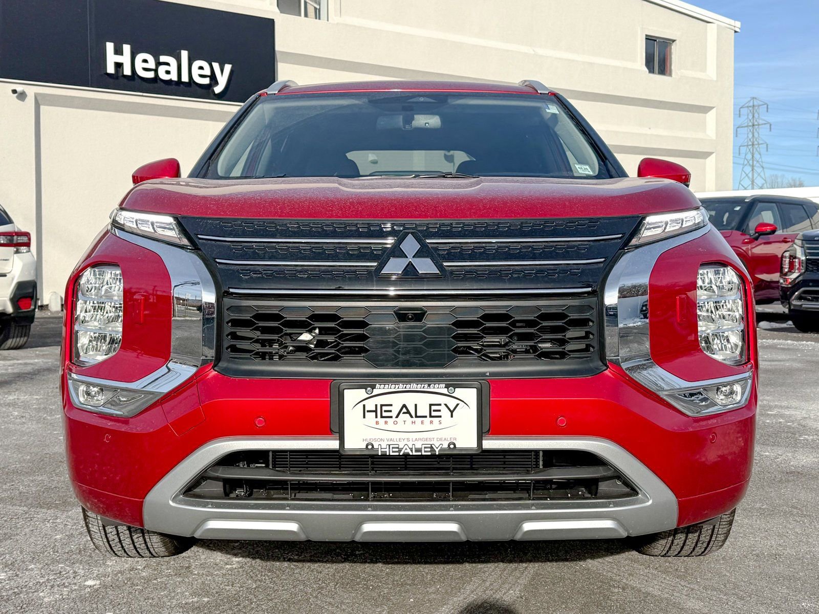 New 2025 Mitsubishi Outlander SEL image 2