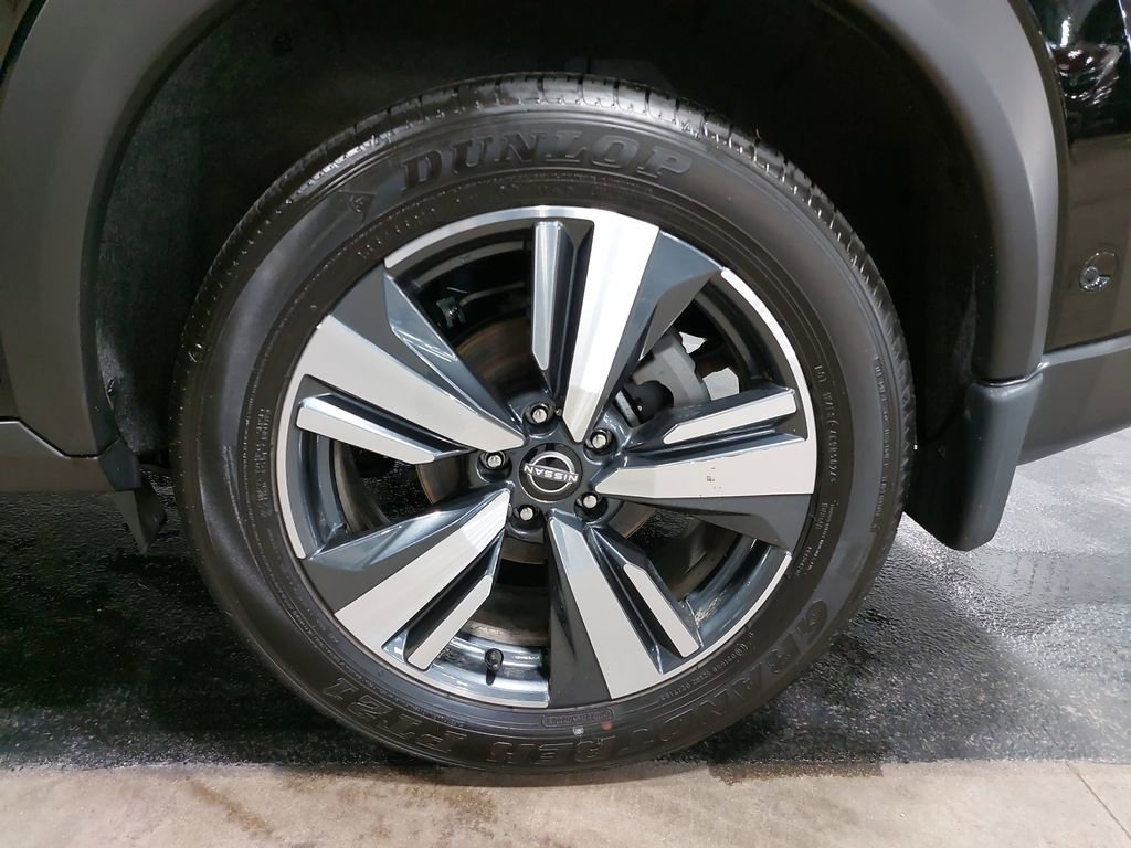 Certified 2025 Nissan Rogue SL image 34
