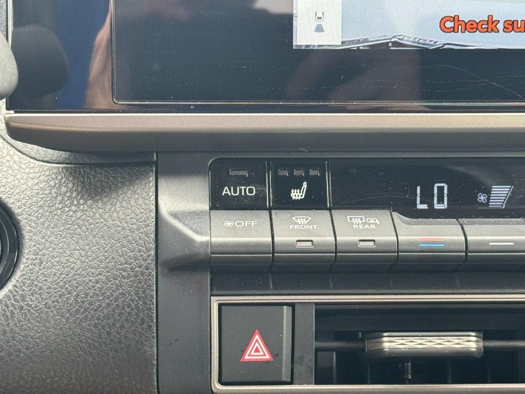Used 2026 Toyota Camry XLE FWD image 31