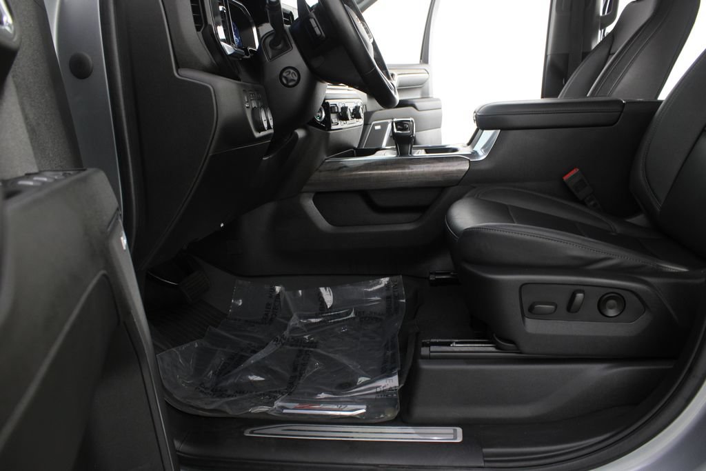 Used 2023 Chevrolet Silverado 1500 LTZ AWD/4WD image 18