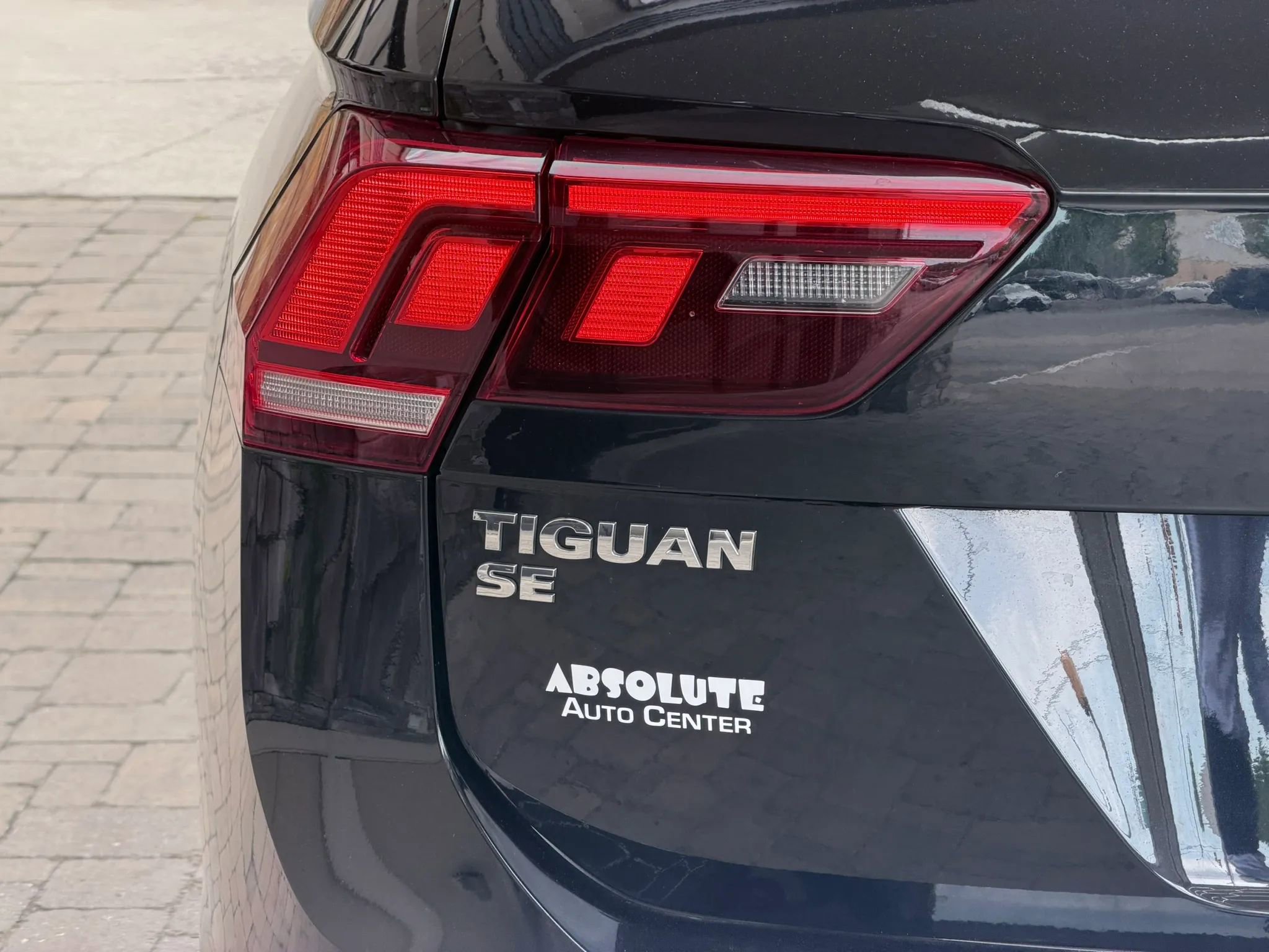 Used 2020 Volkswagen Tiguan SE w/ Panoramic Sunroof Package FWD image 61