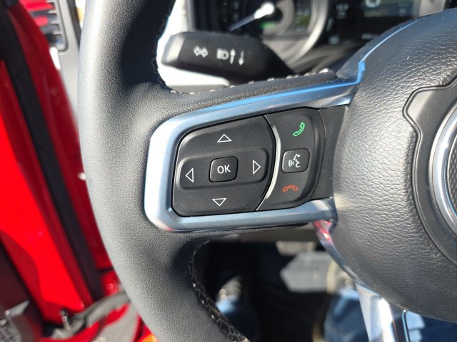 Used 2025 Jeep Wrangler Unlimited Sahara w/ Safety Group AWD/4WD image 14