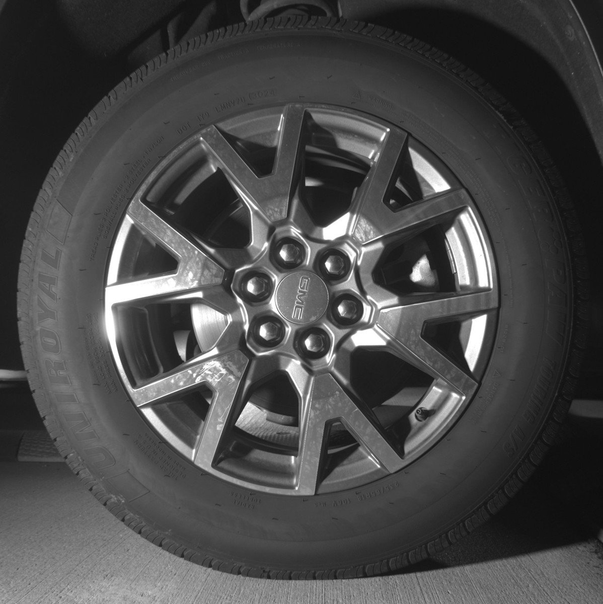 Used 2023 GMC Acadia SLT image 13