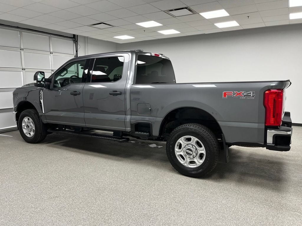 Used 2025 Ford F250 XLT w/ FX4 Off-Road Package AWD/4WD image 7