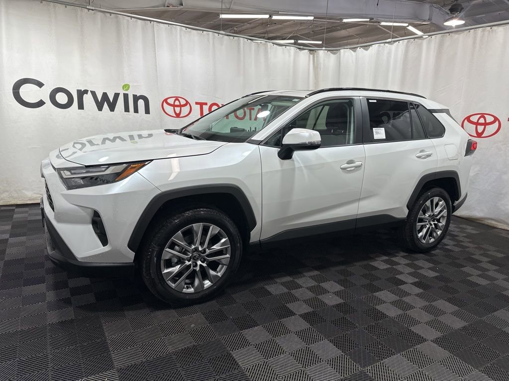 Used 2025 Toyota RAV4 XLE Premium image 4