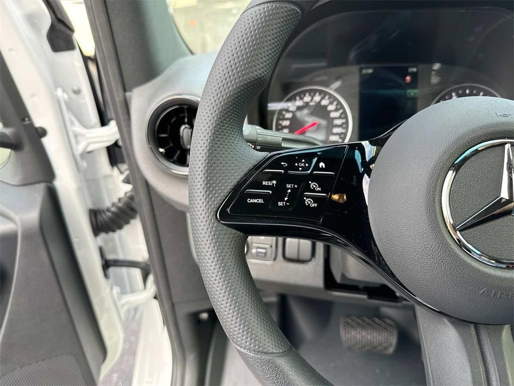 Used 2025 Mercedes-Benz Sprinter 2500 image 22
