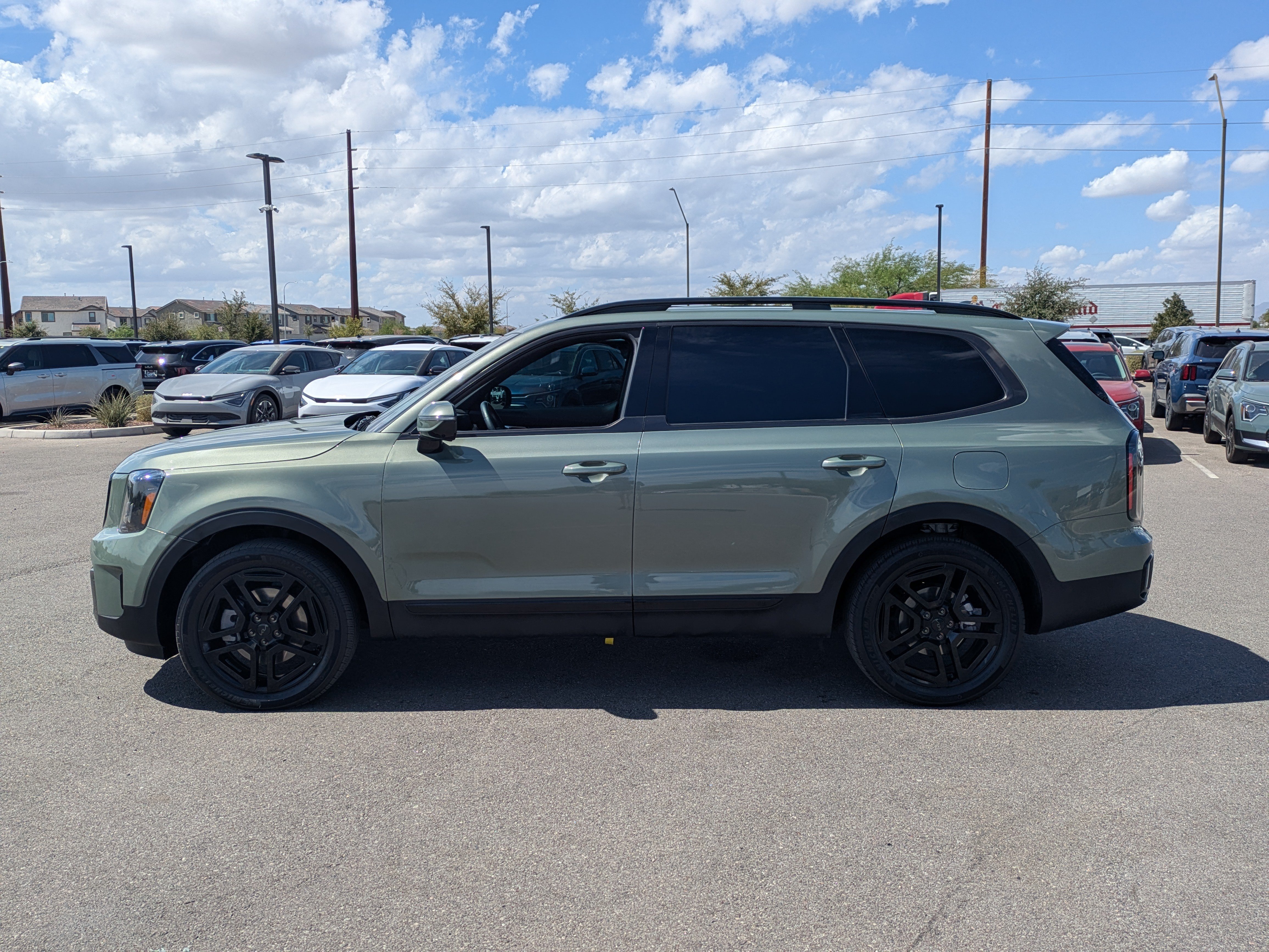 Certified 2025 Kia Telluride SX X-Line AWD/4WD image 2