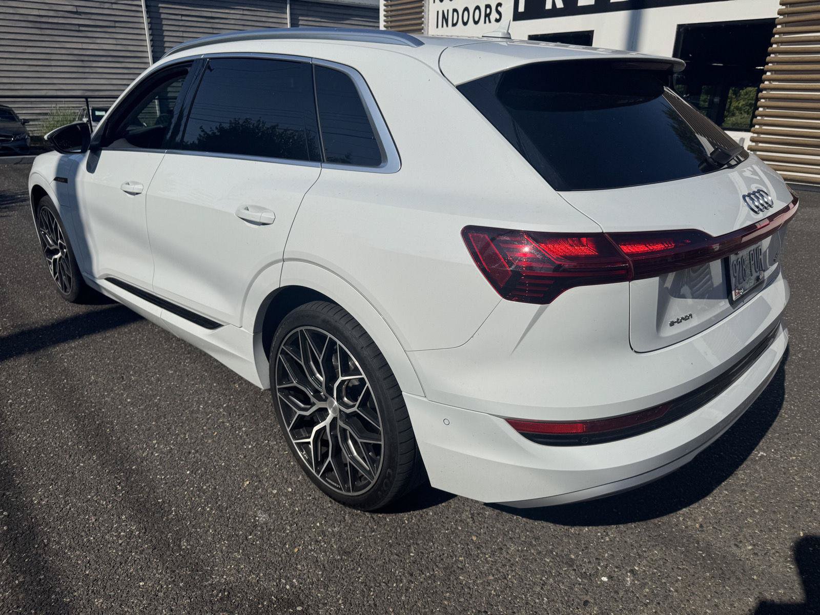 Used 2021 Audi e-tron Premium Plus AWD/4WD image 5