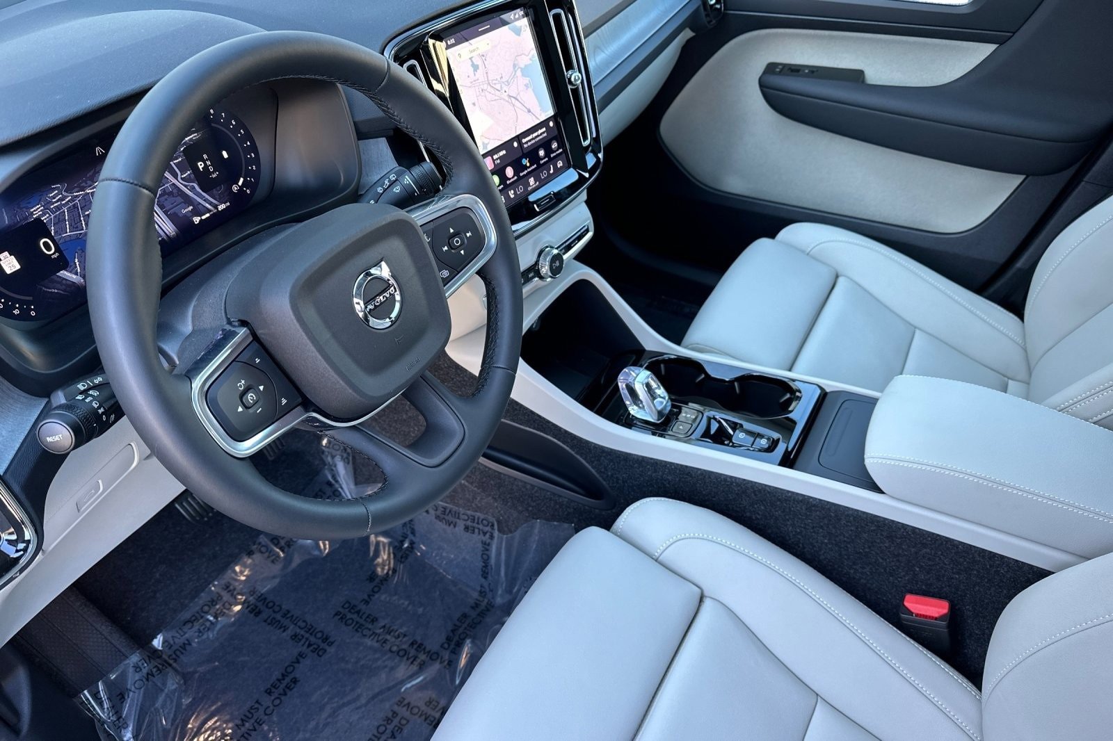 New 2026 Volvo XC40 B5 Ultra w/ Climate Package image 13