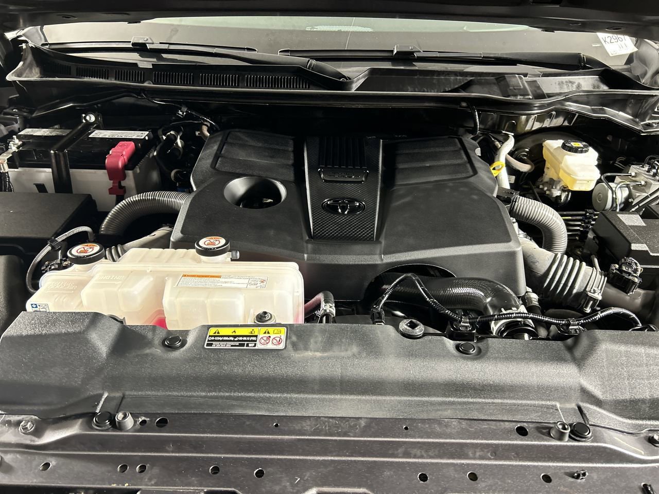 Used 2023 Toyota Tundra Platinum w/ Advanced Package image 11