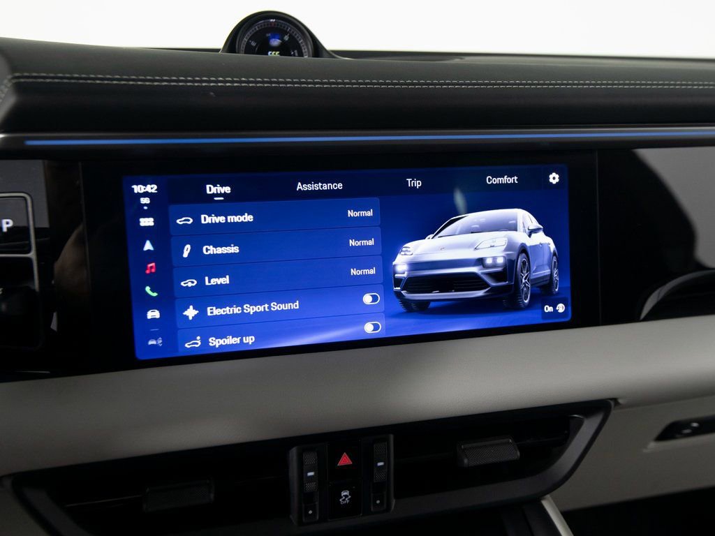 Certified 2025 Porsche Macan 4S Electric image 27