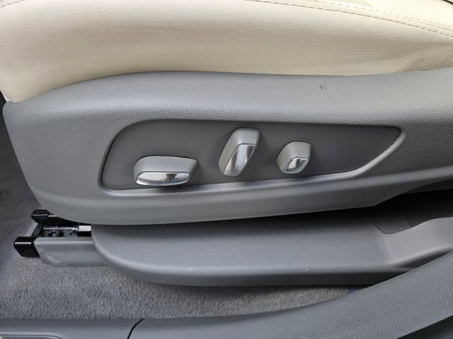Certified 2025 Cadillac XT5 Premium Luxury image 9
