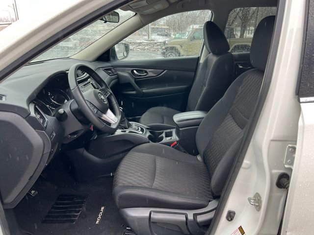 Used 2020 Nissan Rogue SV image 4
