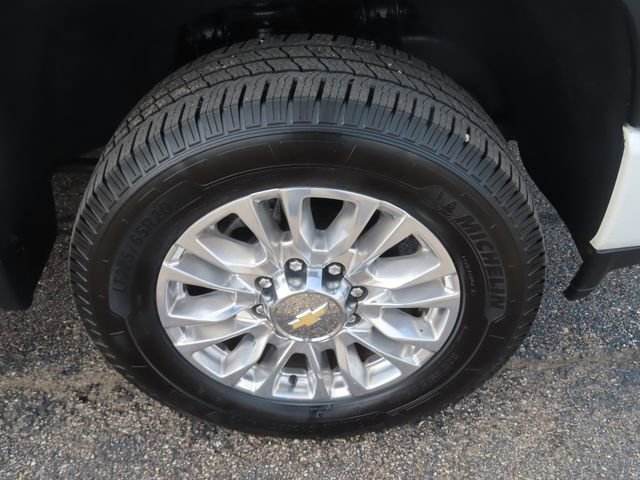 Used 2021 Chevrolet Silverado 2500 High Country w/ Z71 Off-Road Package AWD/4WD image 15