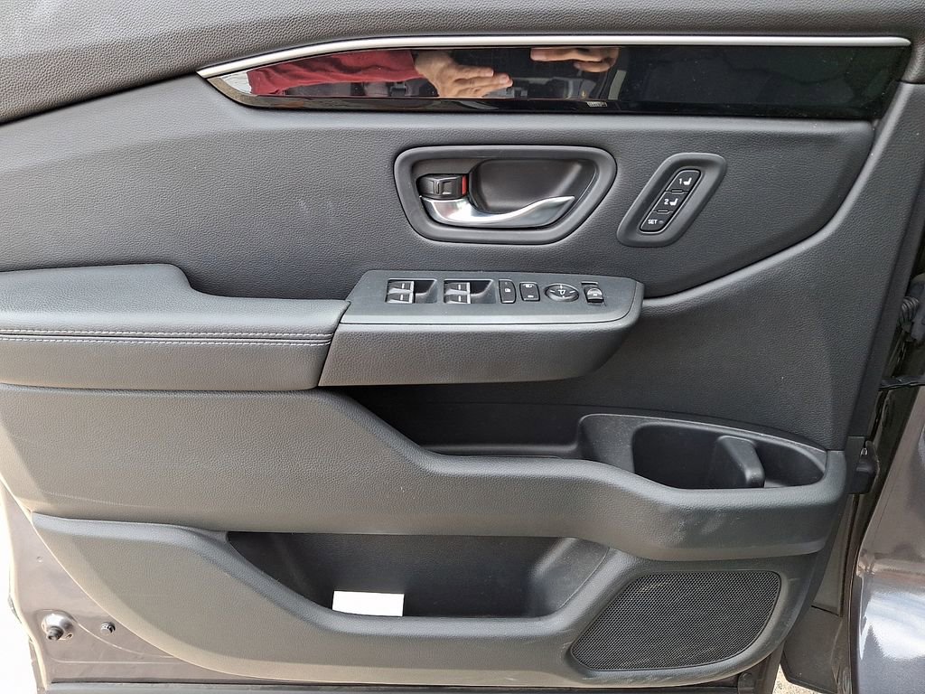 Used 2023 Honda Pilot Touring image 11