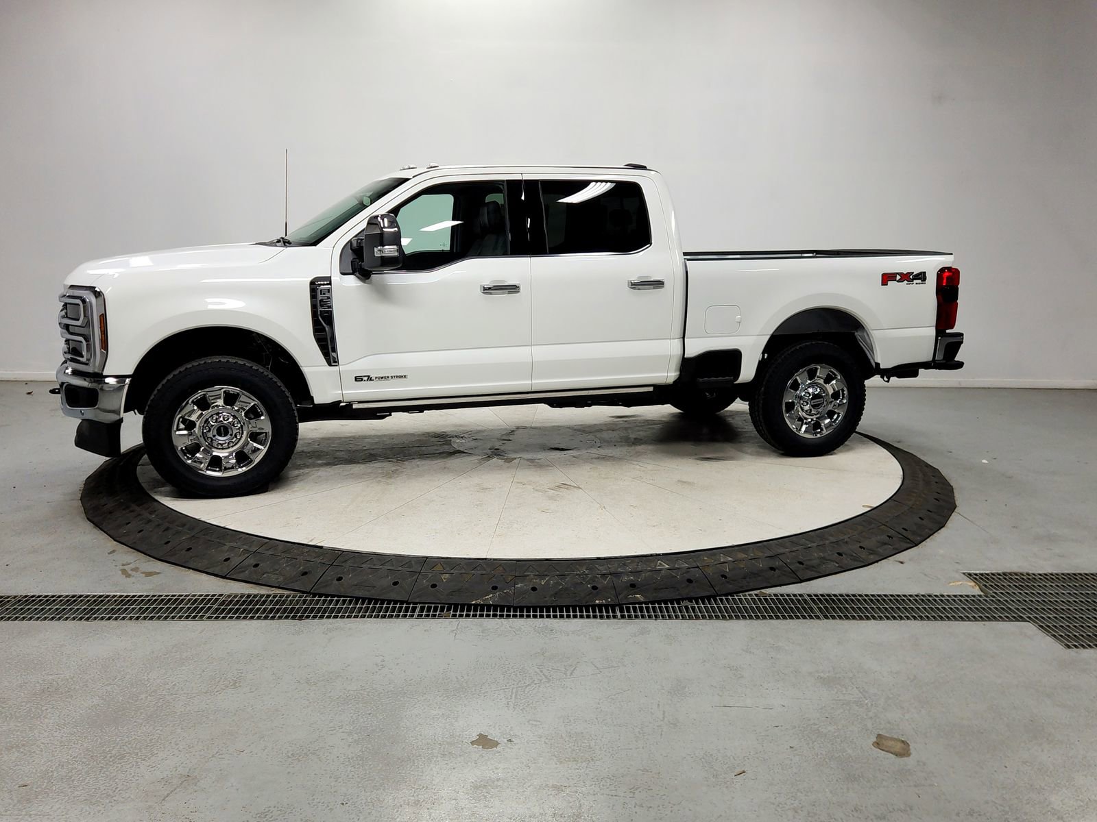 New 2026 Ford F250 Lariat w/ Lariat Premium Package image 4