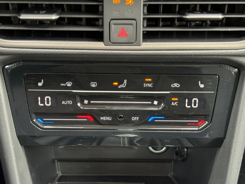New 2027 Volkswagen Taos SE AWD/4WD image 17