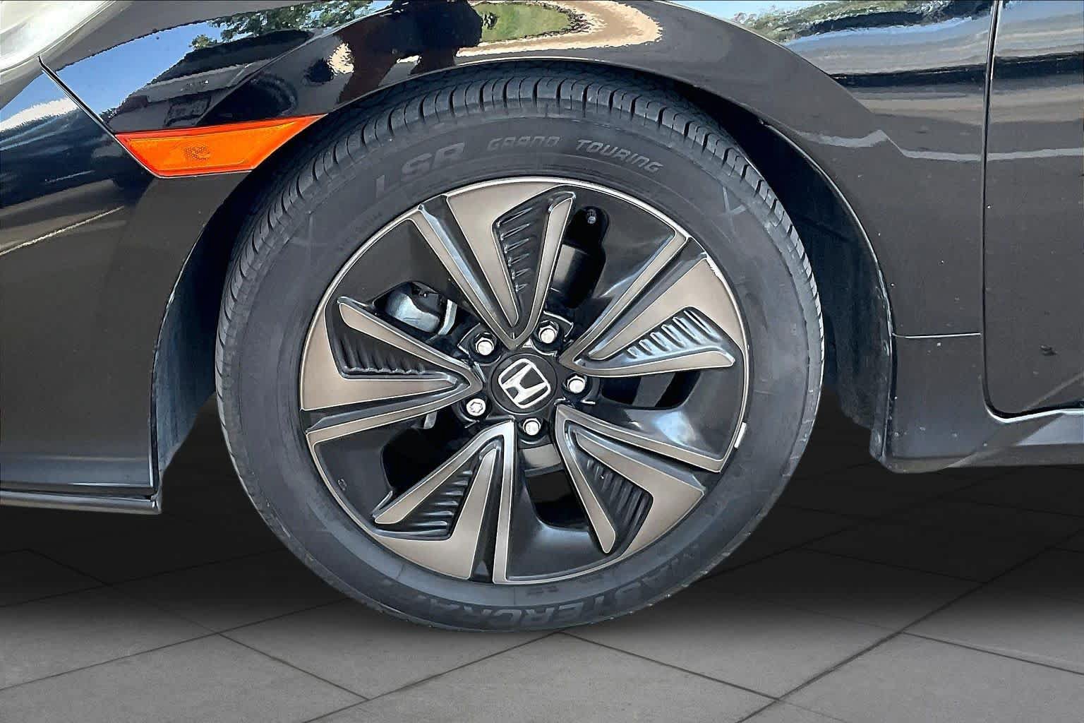 Used 2019 Honda Civic EX image 10