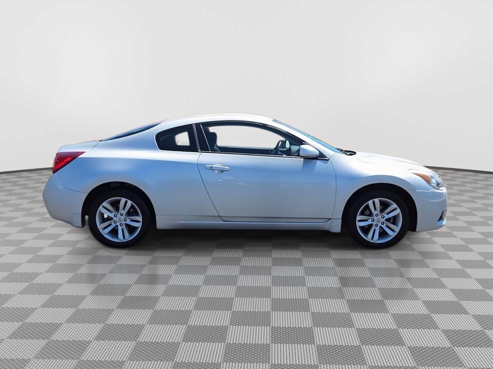 Used 2011 Nissan Altima 2.5 S w/ Convenience Pkg FWD image 9