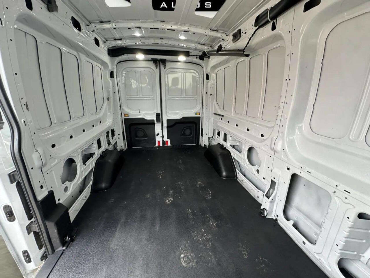 Used 2019 Ford Transit 250 148 Medium Roof RWD image 20