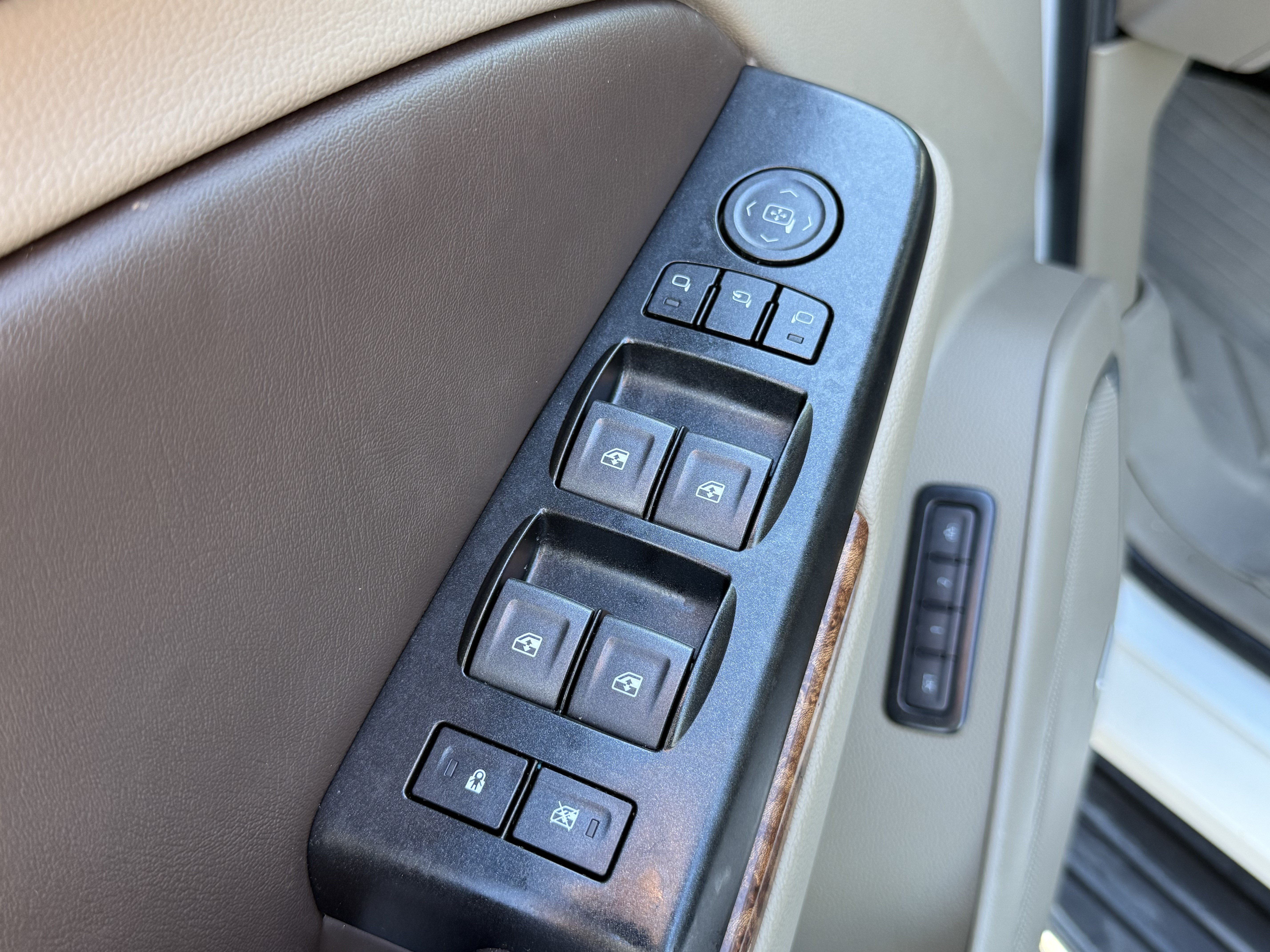 Used 2019 Chevrolet Tahoe Premier RWD image 15