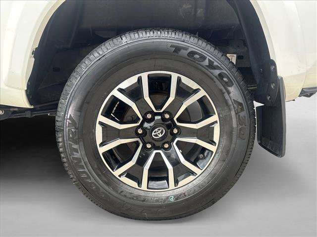 Certified 2020 Toyota Tacoma TRD Sport AWD/4WD image 9
