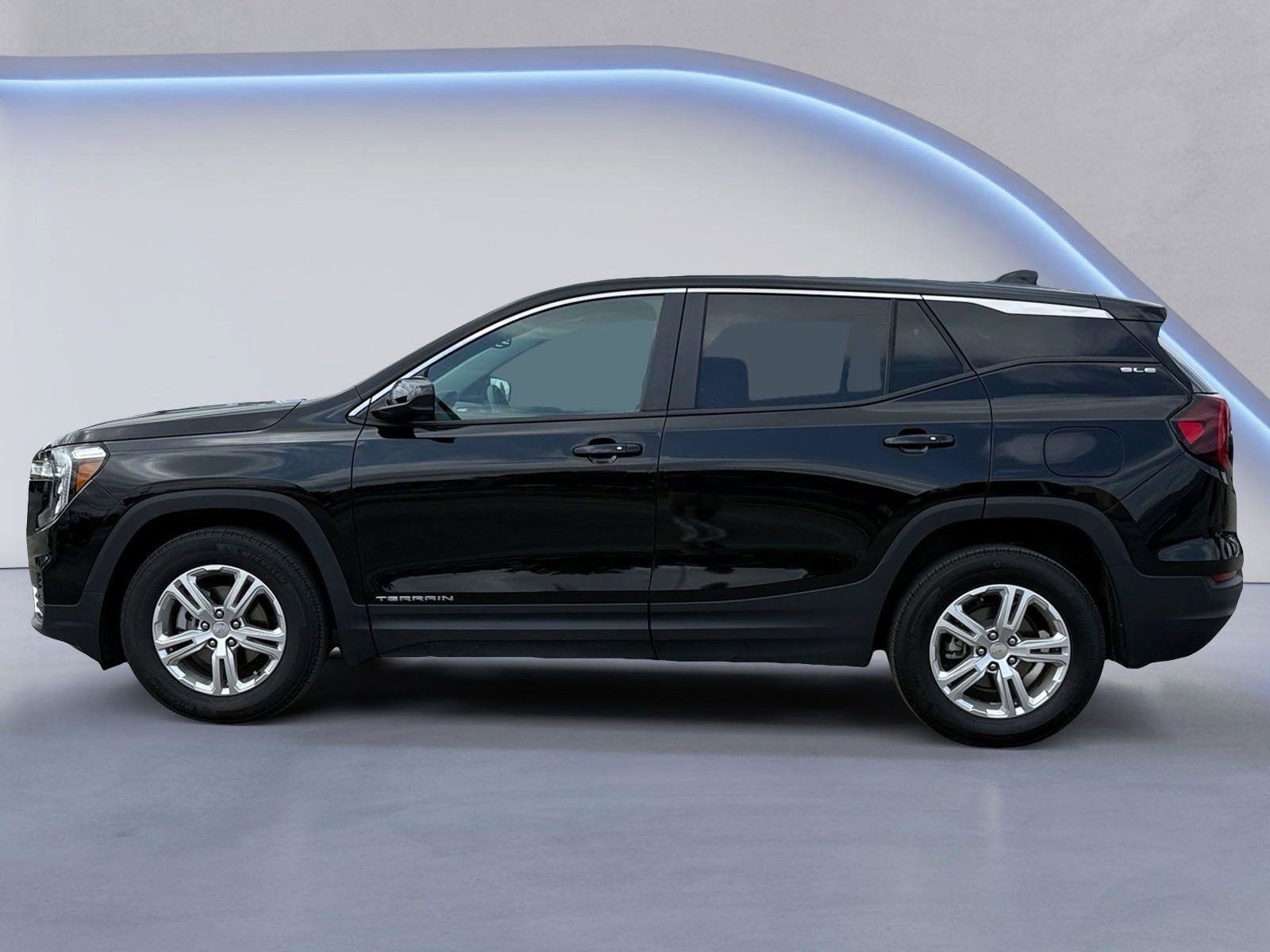 Used 2024 GMC Terrain SLE image 6
