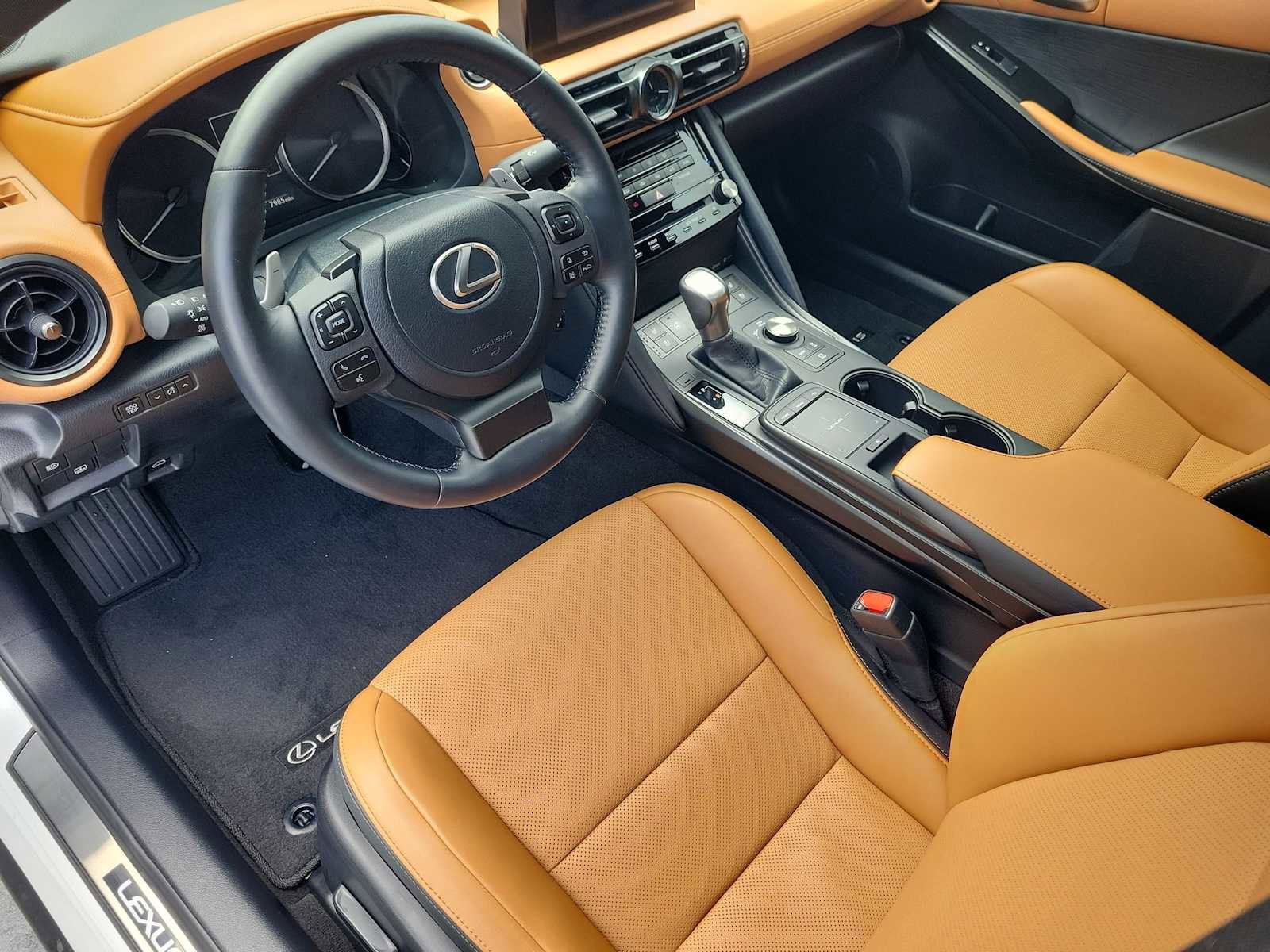 Used 2024 Lexus IS 300 w/ Premium Package image 2