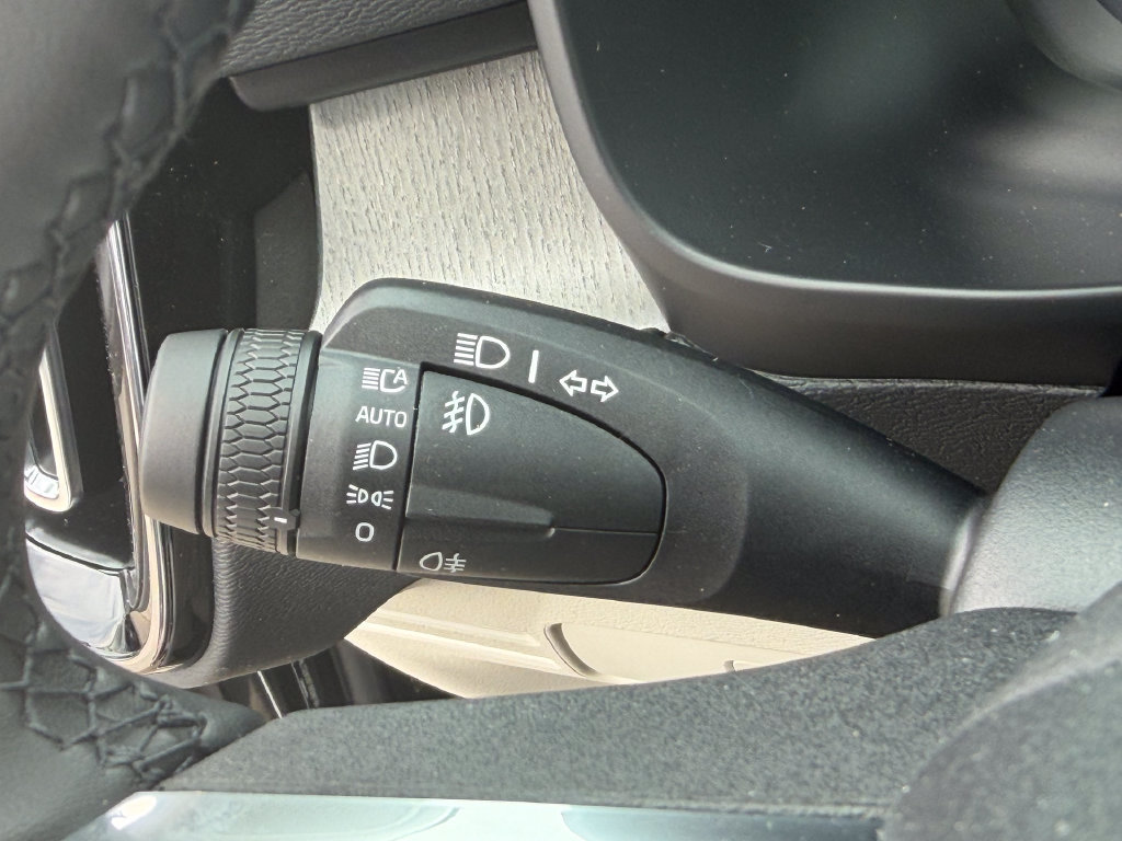 New 2026 Volvo XC40 B5 Plus w/ Climate Package AWD/4WD image 30