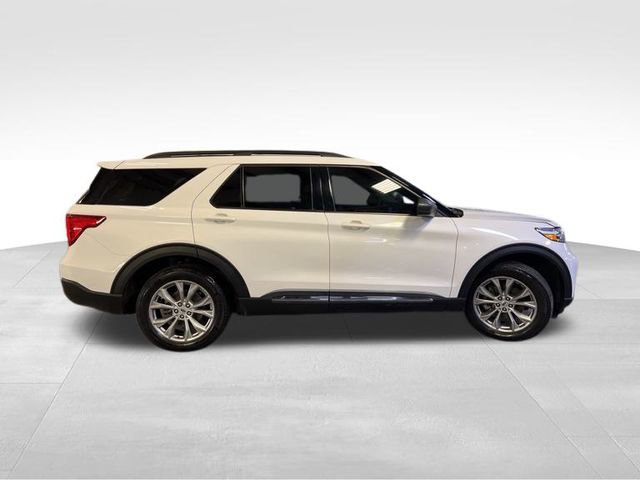 Used 2023 Ford Explorer XLT w/ Equipment Group 202A image 7
