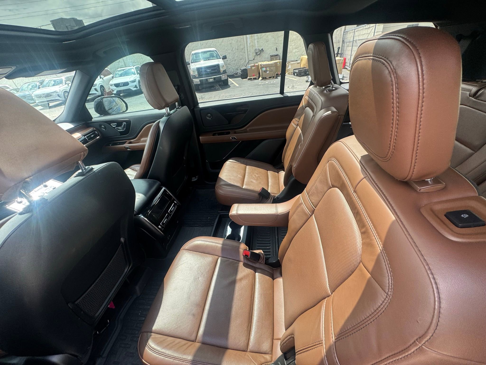 Used 2023 Lincoln Aviator Reserve w/ Jet Appearance Package image 6