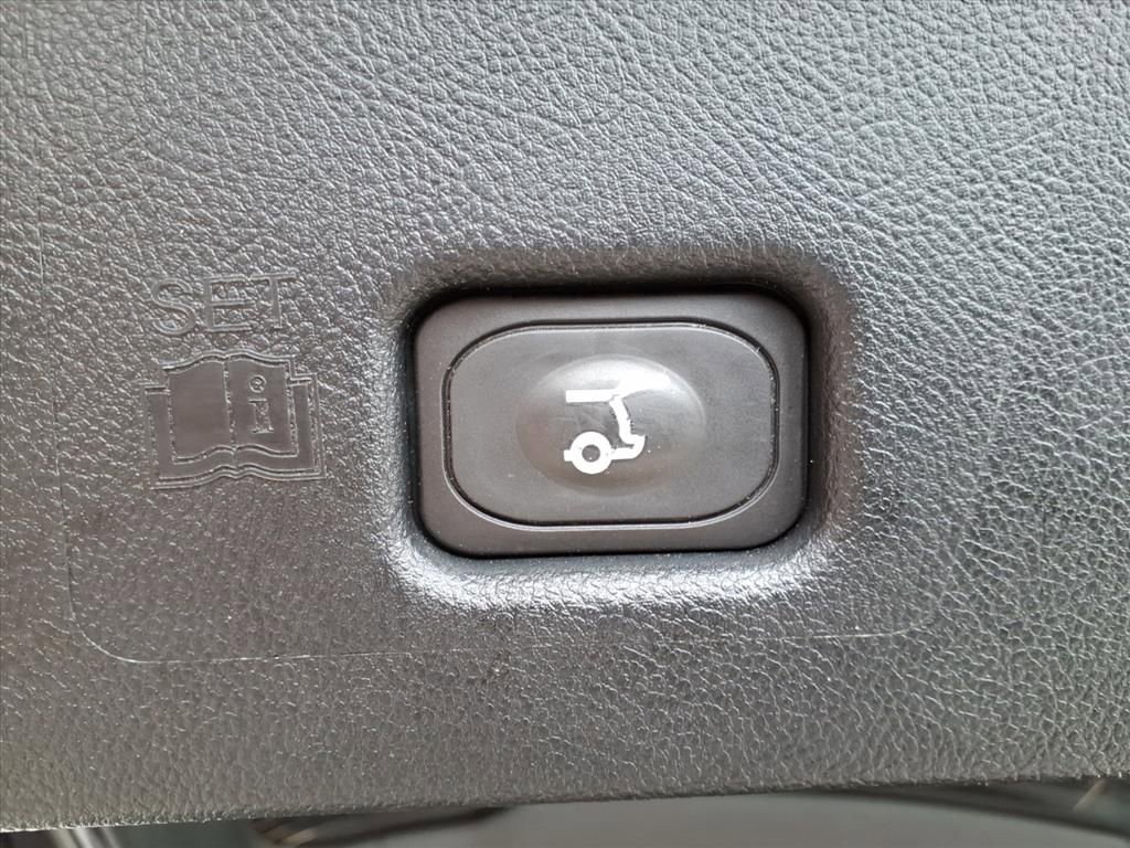 Used 2023 Lincoln Nautilus Reserve w/ Luxury Package AWD/4WD image 16