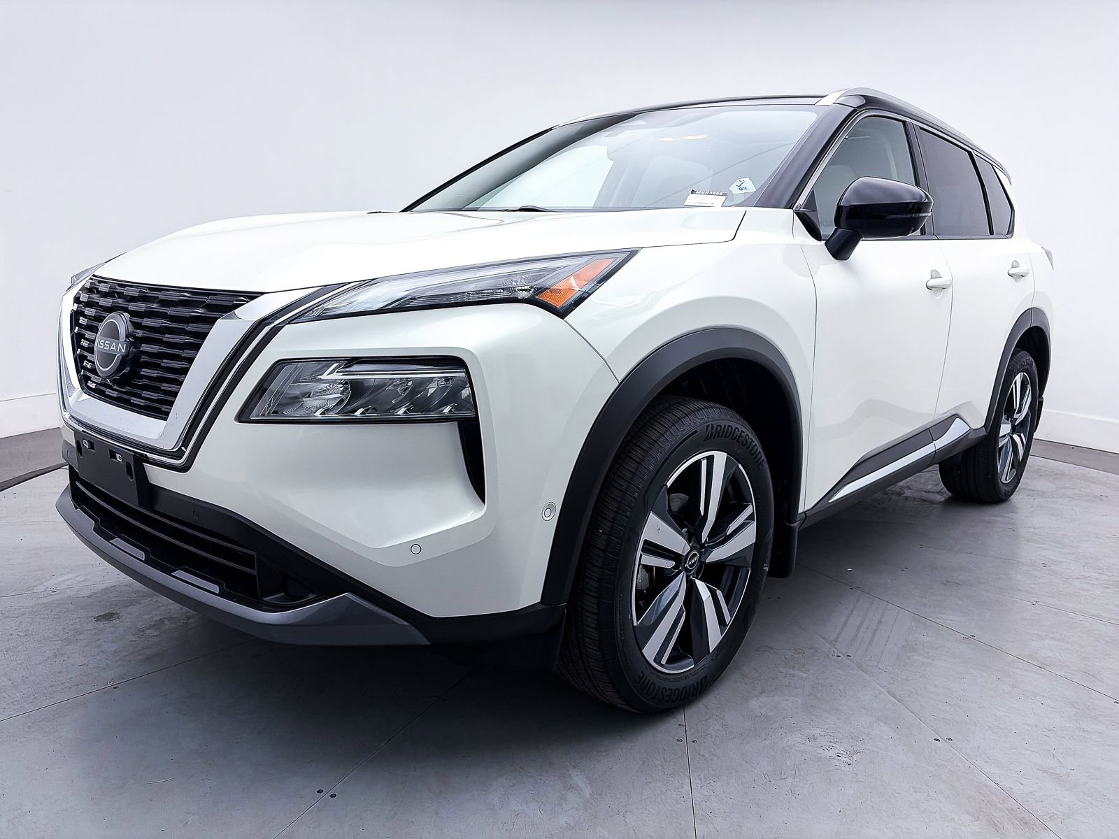 Used 2023 Nissan Rogue SL w/ SL Premium Package image 13