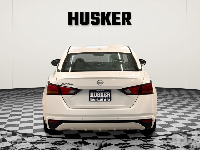 Used 2025 Nissan Altima 2.5 SV FWD image 6