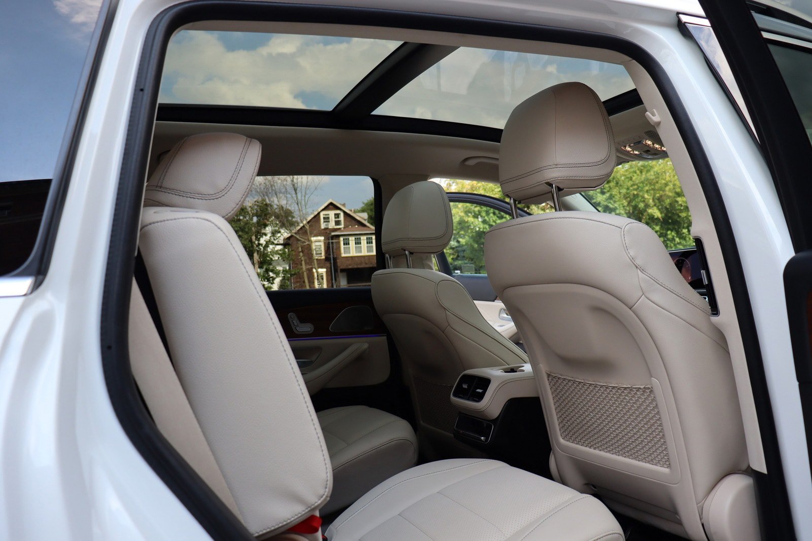 Used 2024 Mercedes-Benz GLS 450 4MATIC image 14