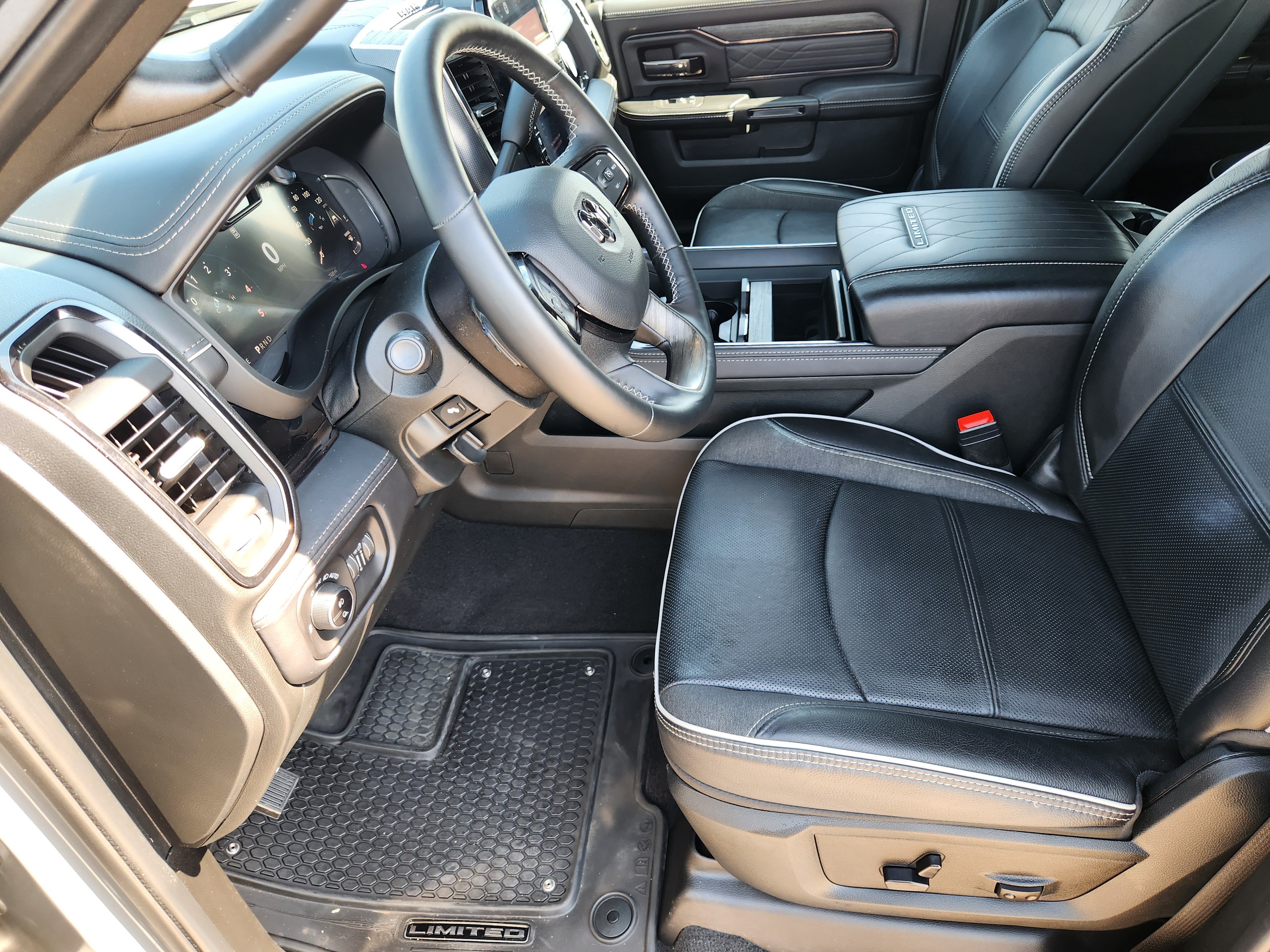 Used 2025 RAM 3500 Limited AWD/4WD image 14
