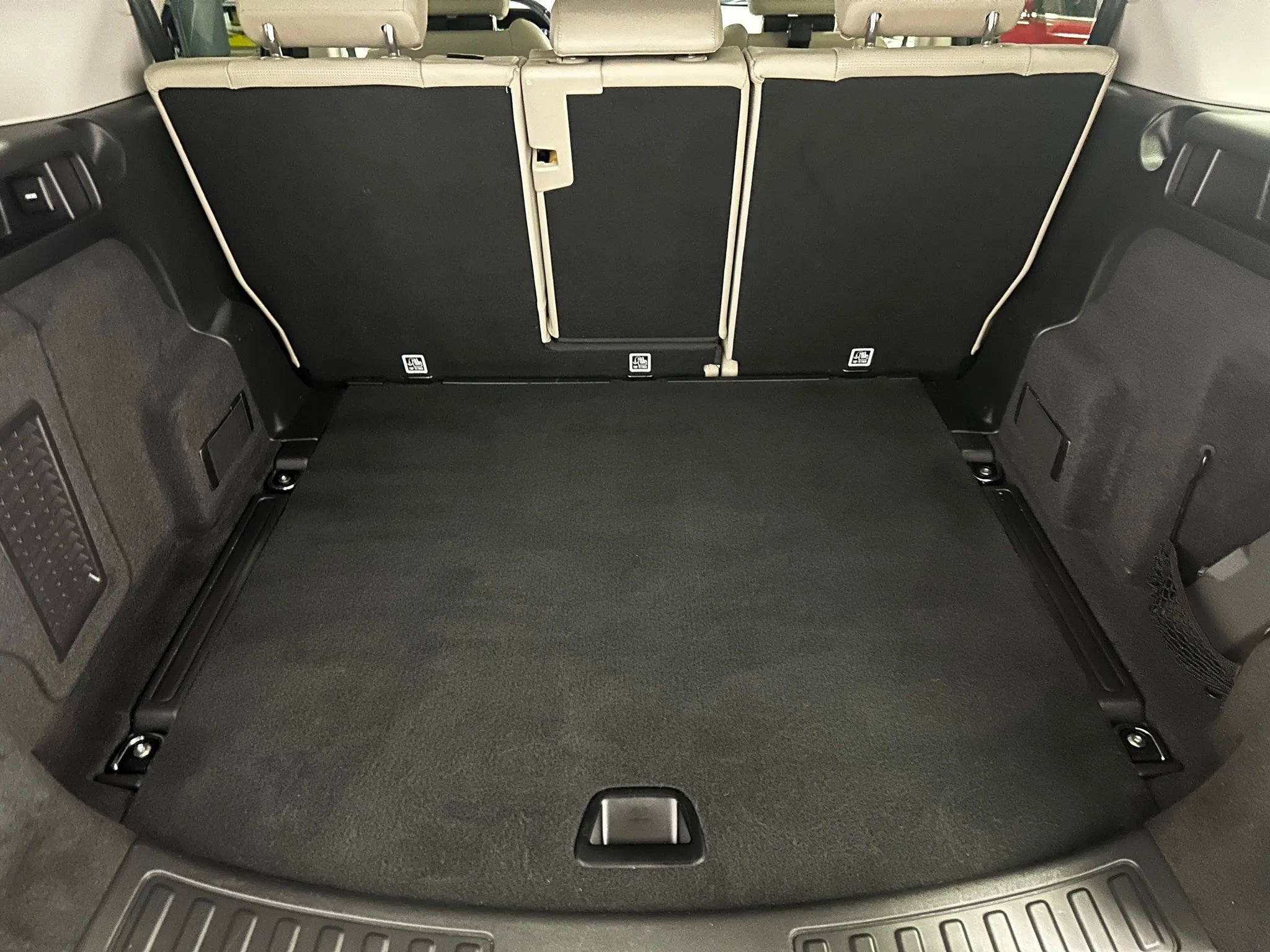 Used 2021 Land Rover Discovery Sport SE image 17