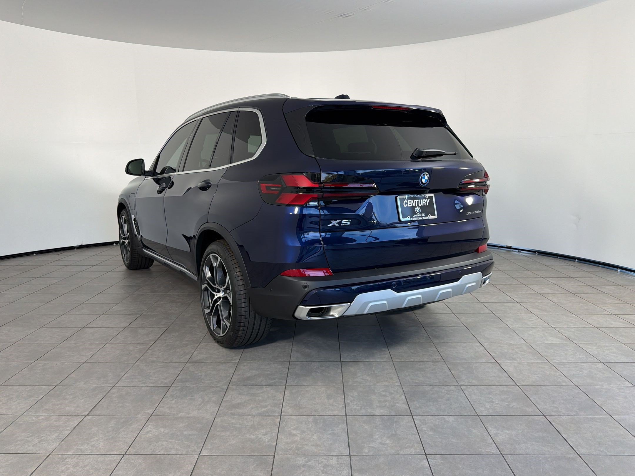New 2026 BMW X5 xDrive50e AWD/4WD image 3