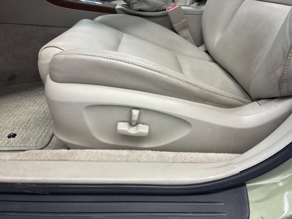 Used 2006 Subaru Outback 2.5i Limited w/ Popular Equipment Group 2B AWD/4WD image 29